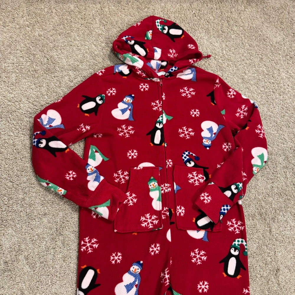 222. Men’s Hoodie-Footie Red & White Penguin‎ pajama onesie (L)